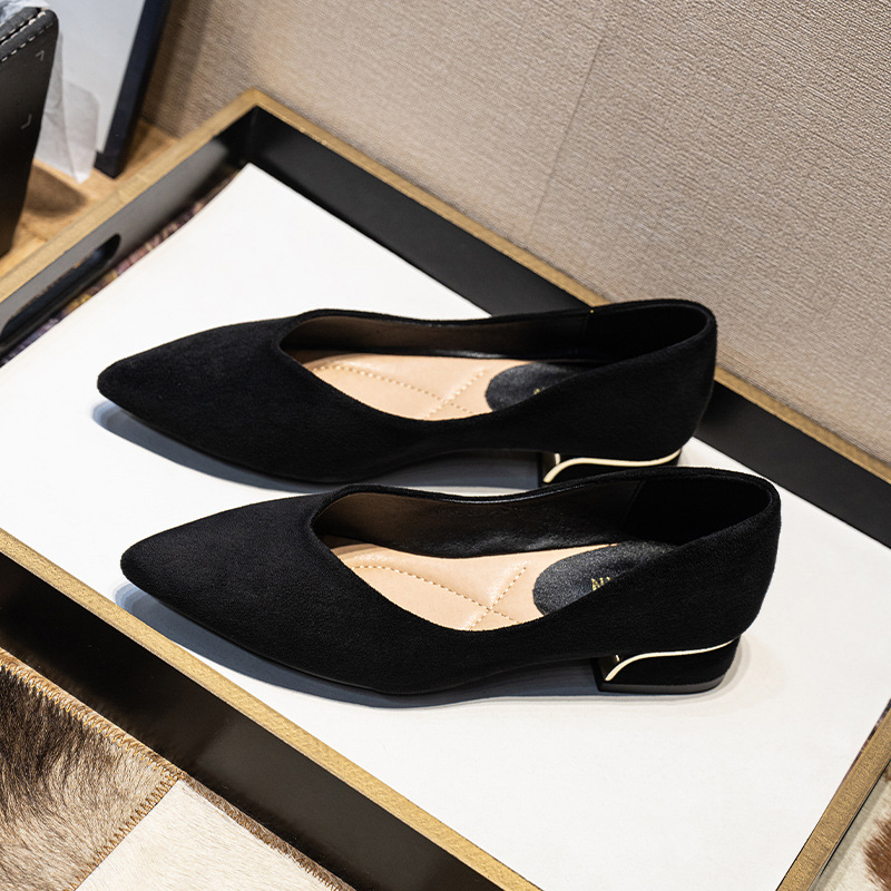 รองเท้าส้นเตี้ยหัวแหลมหนังกลับ - Leather Work Women Shoes บทวิจารณ์และราคา