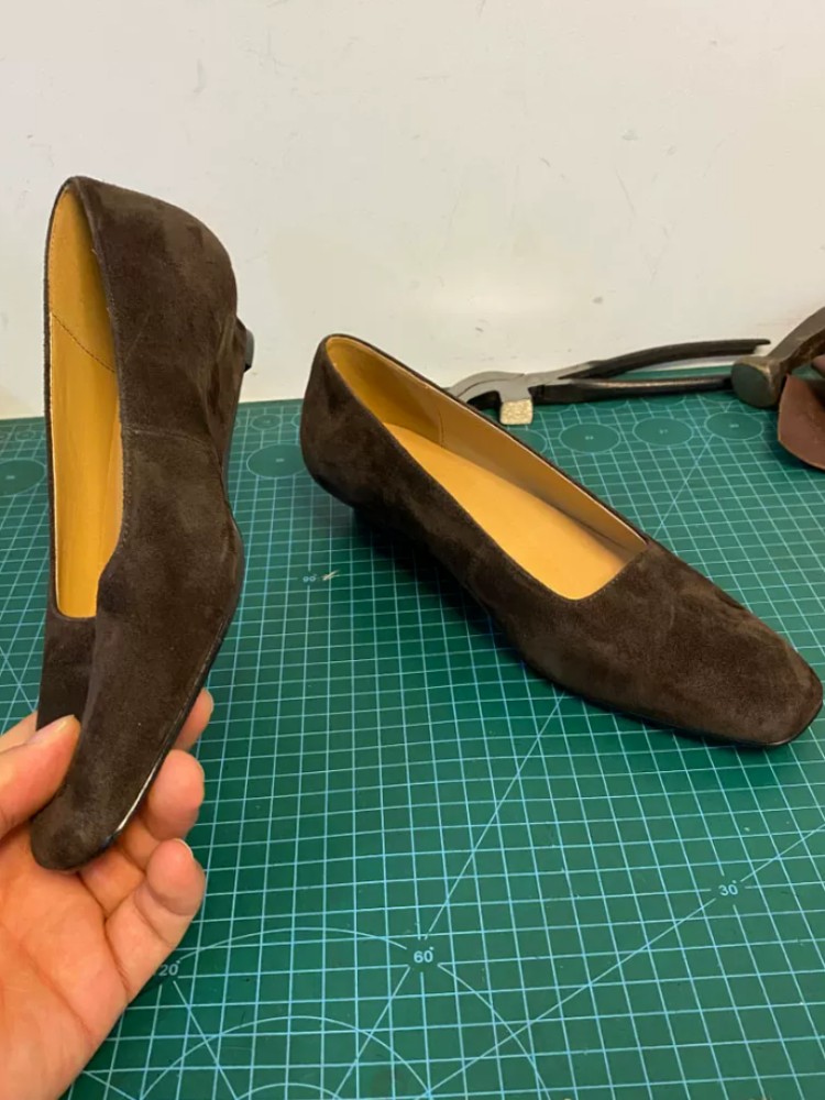 รองเท้าส้นเตารีดหัวเหลี่ยมหนัง - Leather Work Women Shoes บทวิจารณ์และราคา